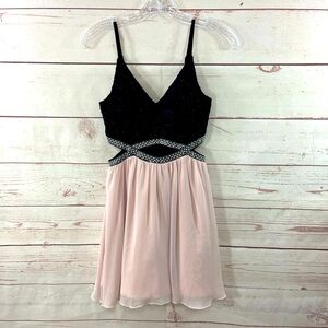 Speechless Cut-Out Dress - Black/Rose - Size 1